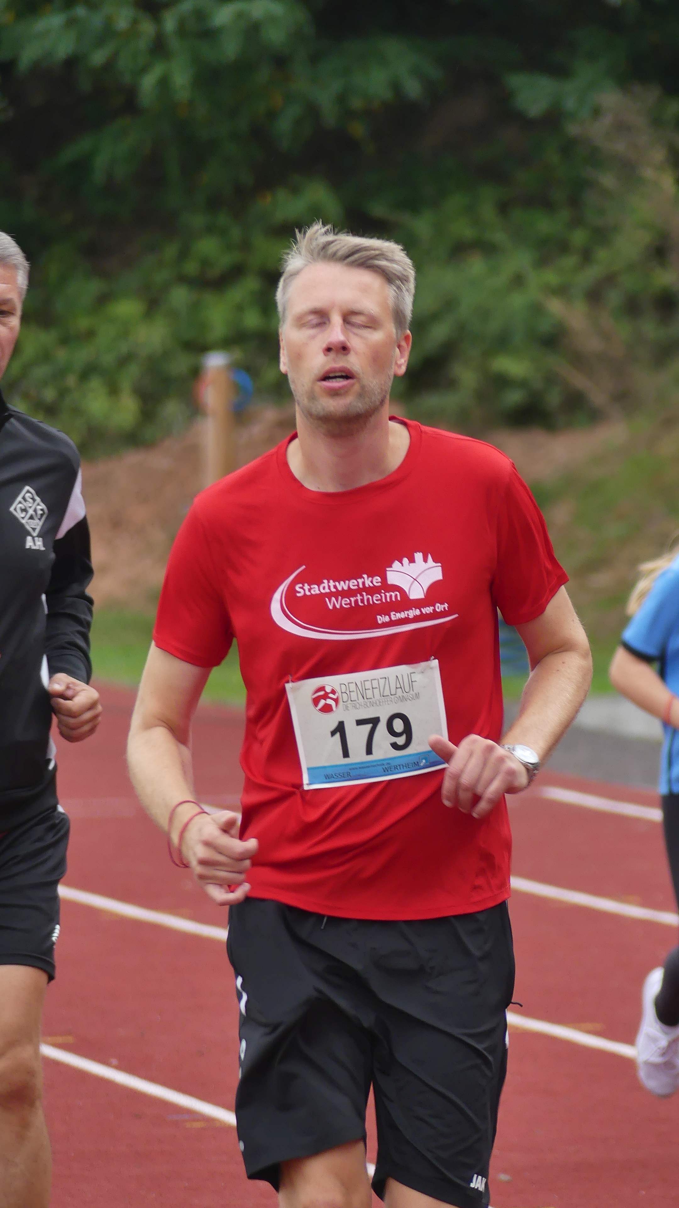 Bild vom 15. Benefizlauf im Jahr 2025. Dies ist das 128. Bild.